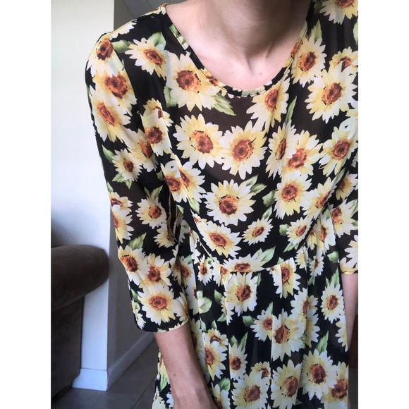💎SOLD💎Forever 21 sheer punk sunflower skate mini - Picture 3 of 7